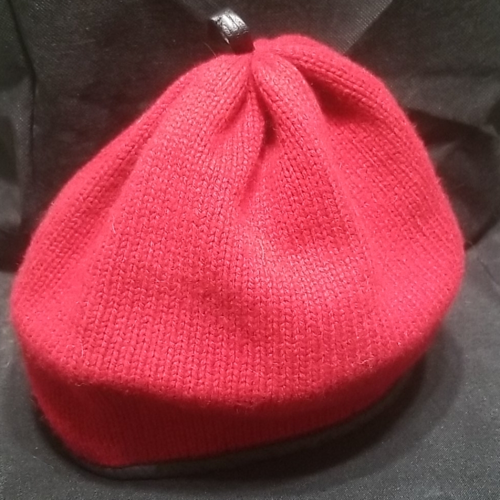 Warm red cap [2]